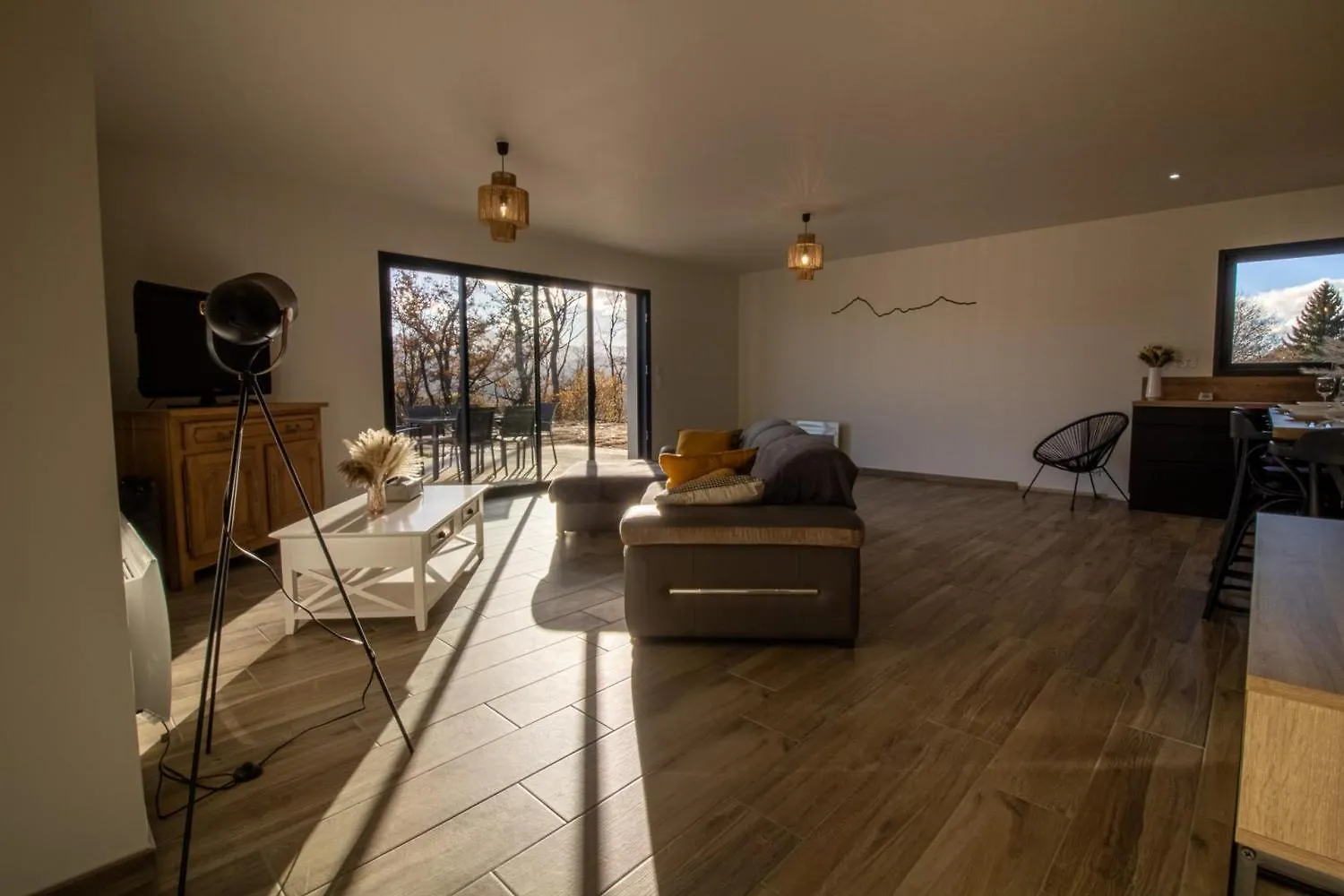 Maison Neuve Face Aux Pyrenees Loucrup 0*,