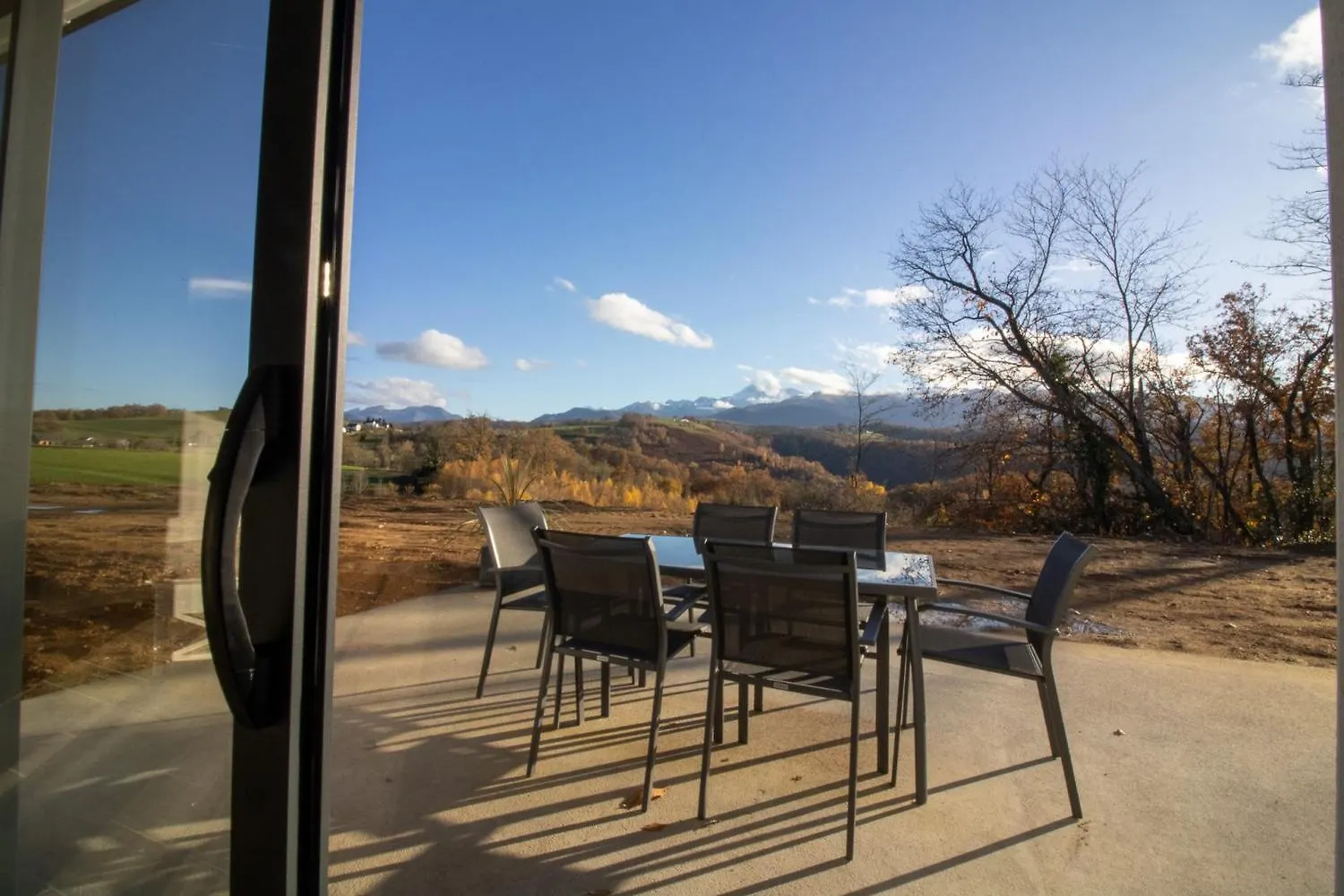 Holiday home Maison Neuve Face Aux Pyrenees Loucrup France
